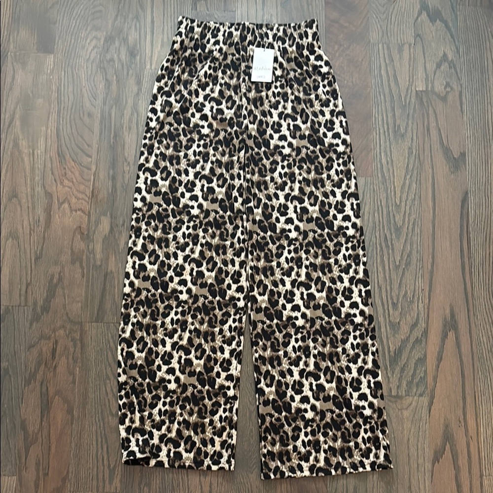 NWT: True Bella Leopard Print Wide-Leg Pajama Pants - Medium